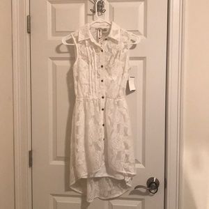 Lace sleeveless dress